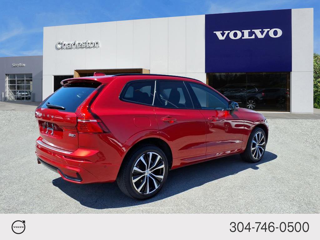 Used 2024 Volvo XC60 B5 Ultimate w/ Climate Package AWD/4WD image 3