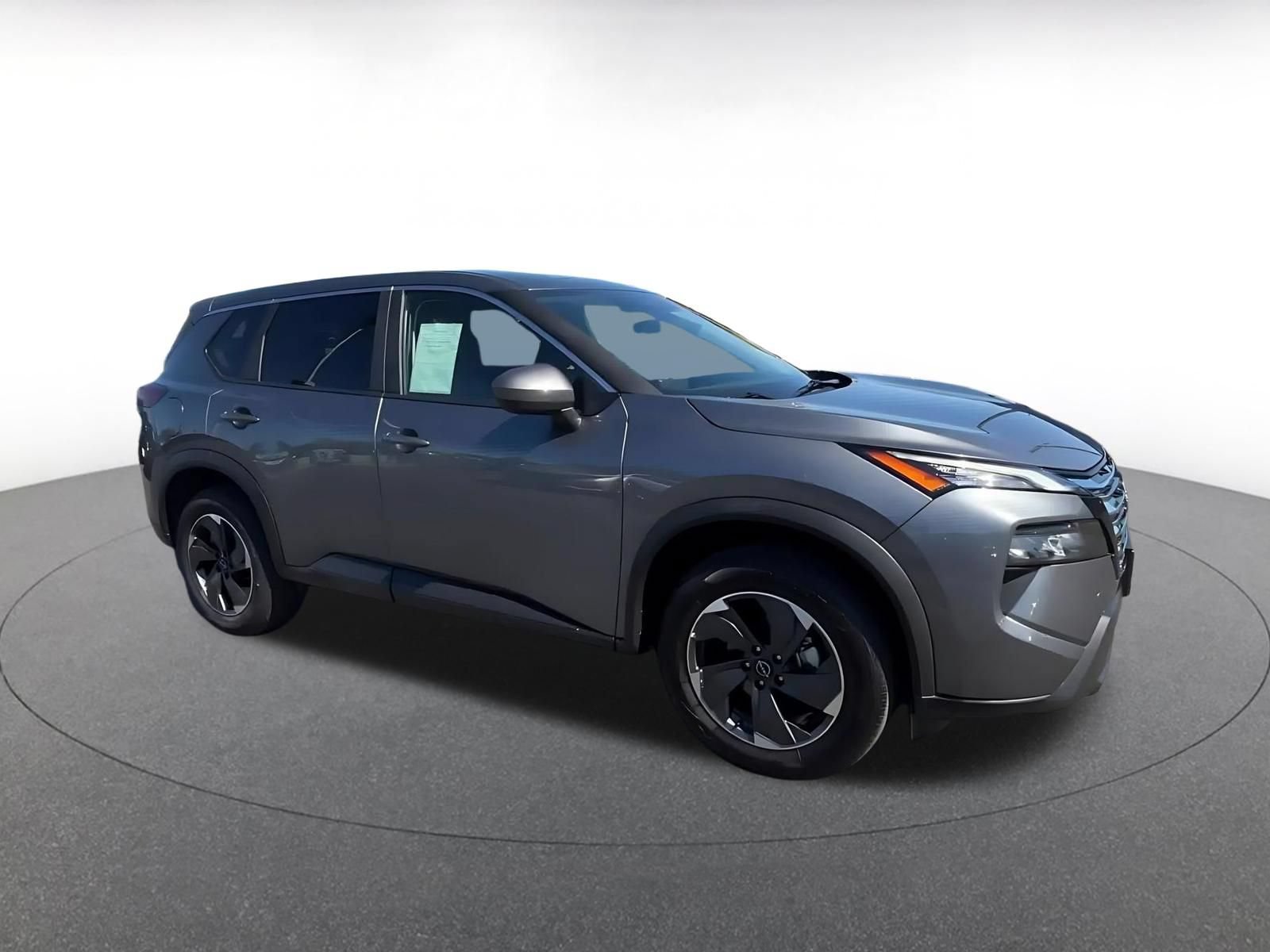 Used 2025 Nissan Rogue SV AWD/4WD image 2