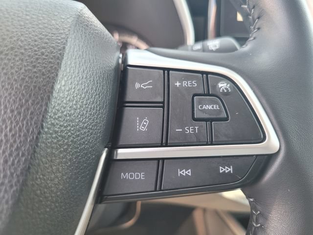 Used 2023 Toyota Highlander XLE AWD/4WD image 26