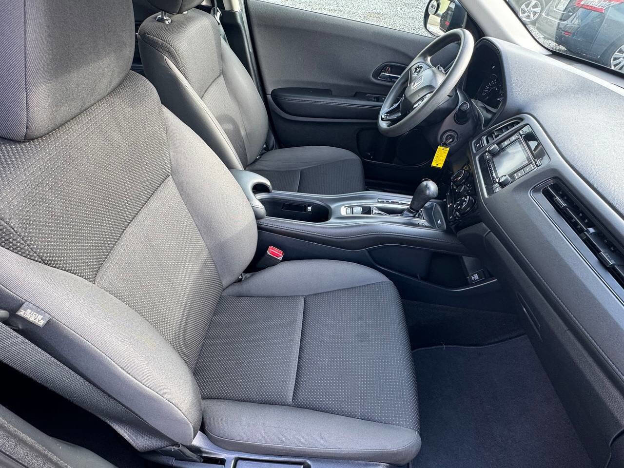 Used 2019 Honda HR-V LX image 17