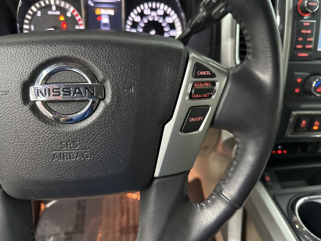 Used 2016 Nissan Titan SL image 18