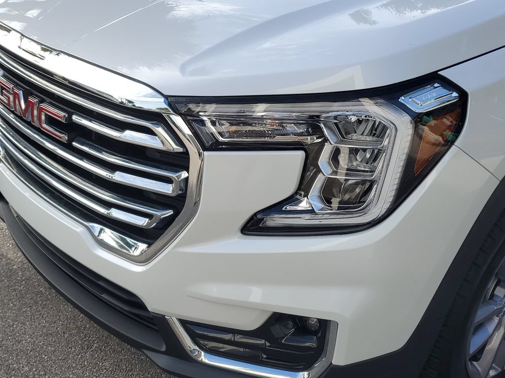 Certified 2023 GMC Terrain SLT w/ Infotainment Package II AWD/4WD image 10
