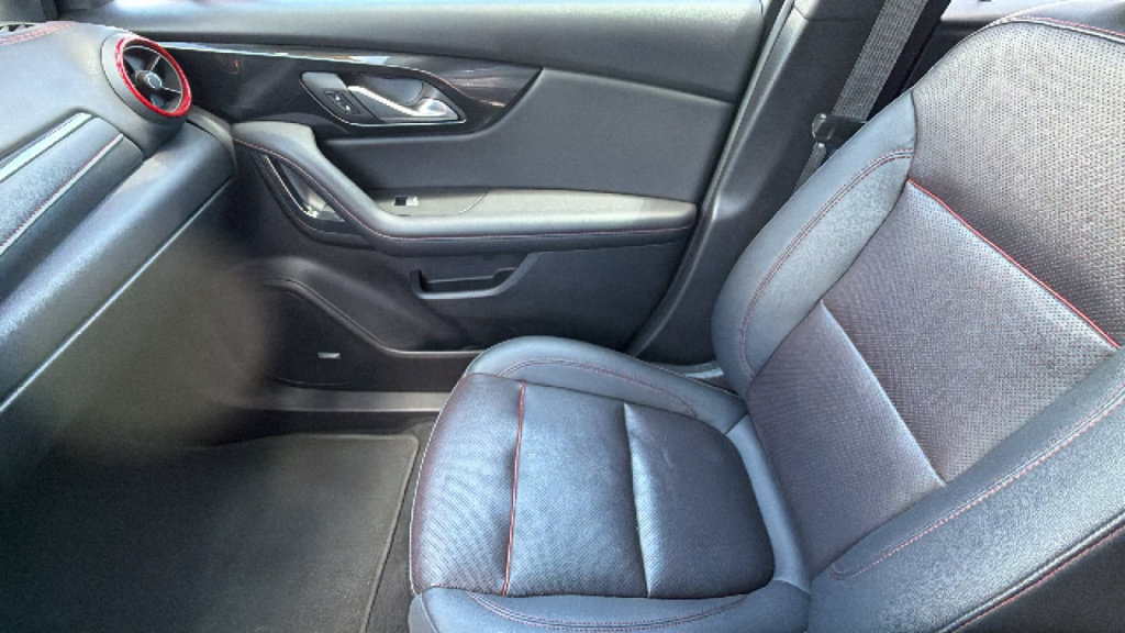 Used 2022 Chevrolet Blazer RS w/ Enhanced Convenience Package AWD/4WD image 12