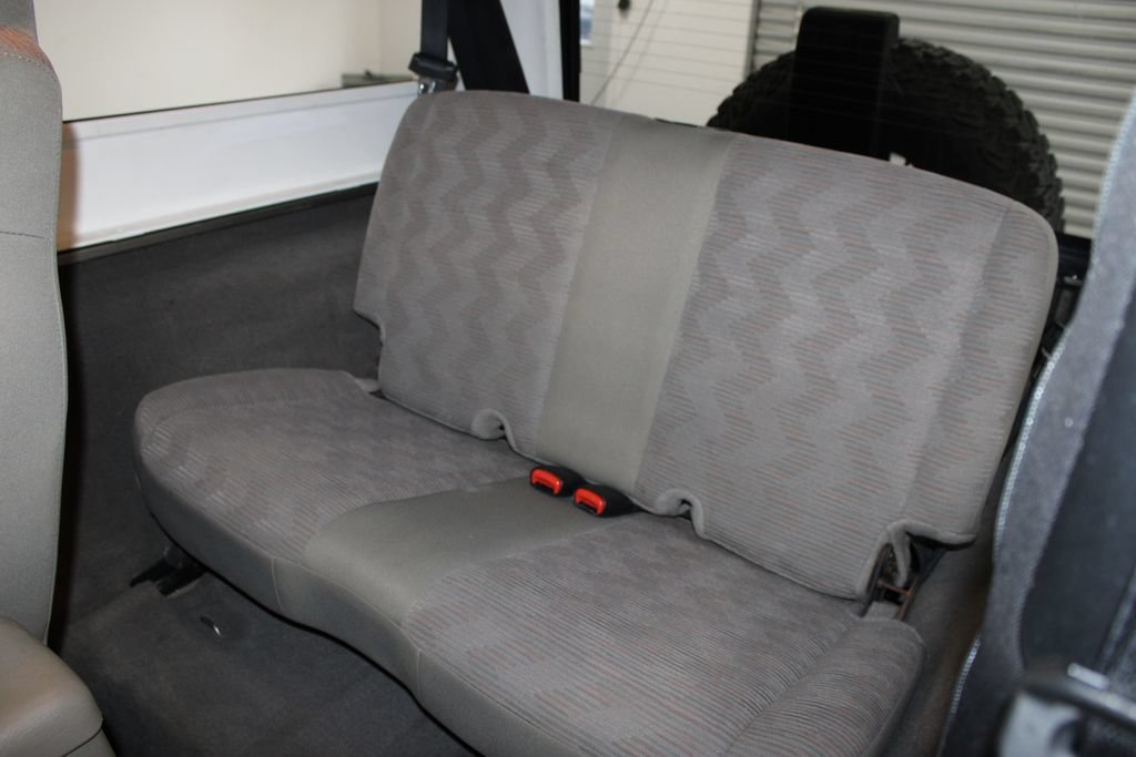 Used 2005 Jeep Wrangler Unlimited AWD/4WD image 18