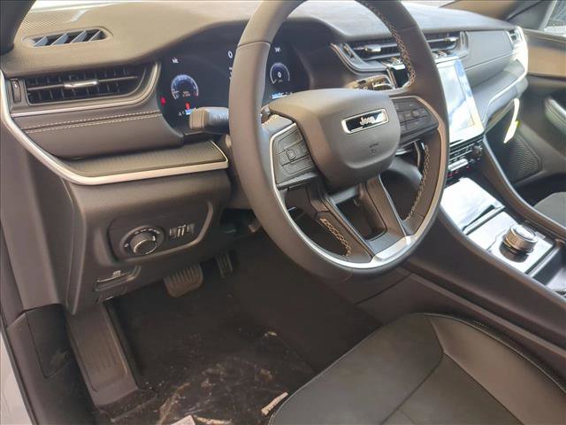 New 2025 Jeep Grand Cherokee L Altitude image 3