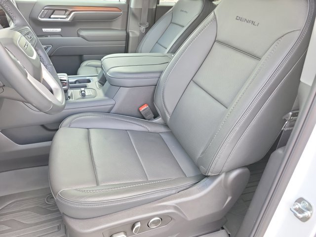 Used 2025 GMC Sierra 1500 Denali w/ Denali Reserve Package AWD/4WD image 13
