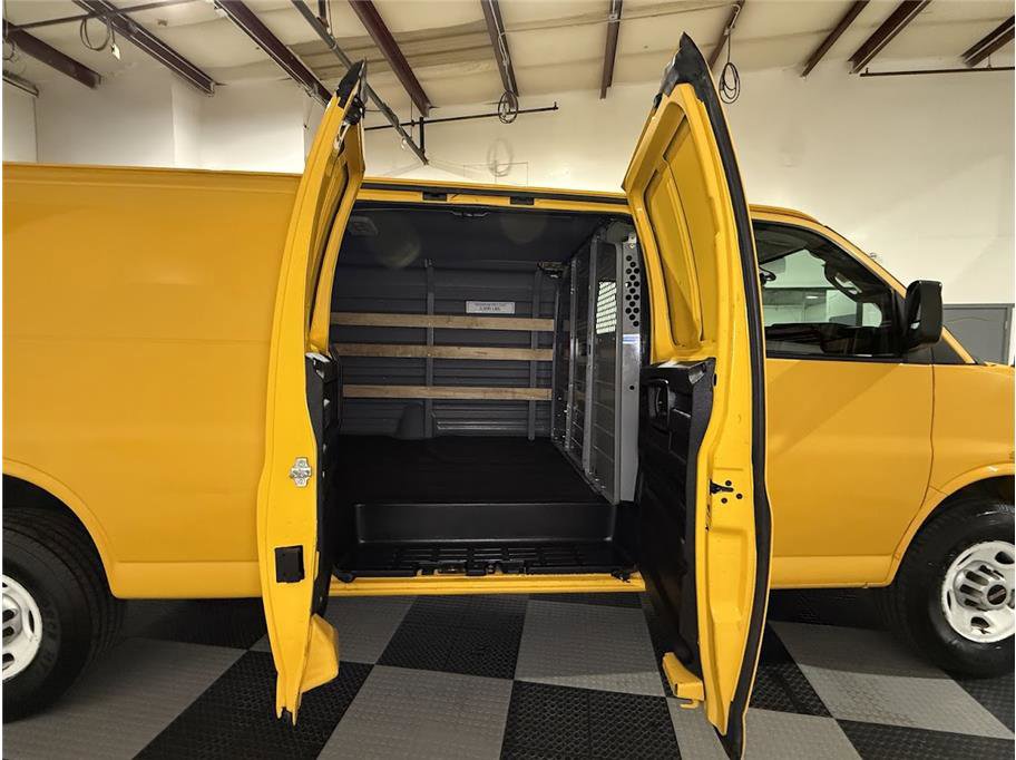 Used 2018 GMC Savana 2500 Extended w/ Driver Convenience Package image 19