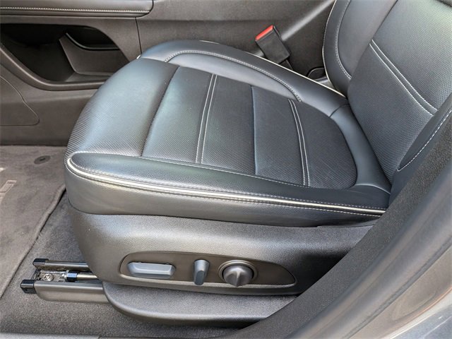 Used 2022 GMC Acadia Denali w/ Denali Technology Package image 19