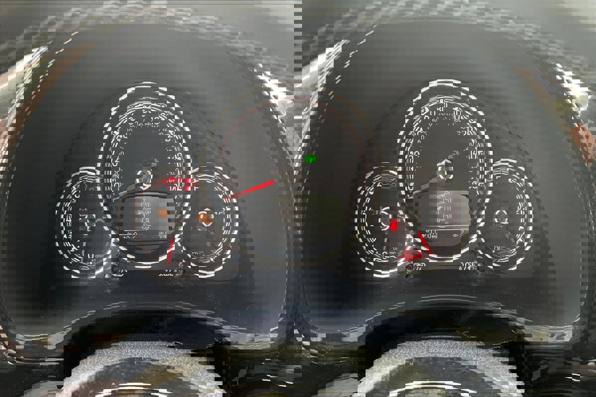 Used 2018 Volkswagen Beetle S image 18