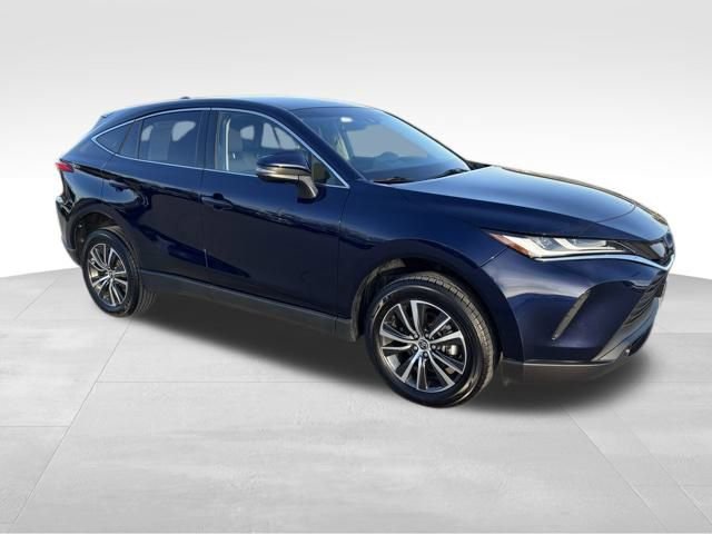 Used 2023 Toyota Venza LE image 7