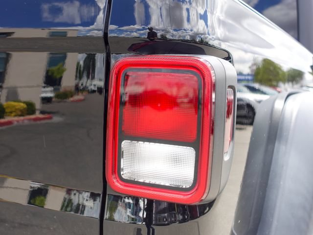 Used 2020 Jeep Gladiator Mojave w/ Cold Weather Group AWD/4WD image 6