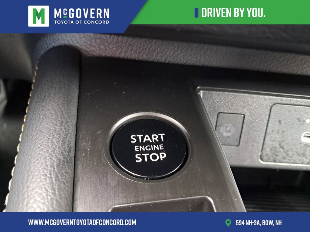 Used 2025 Nissan Kicks SV image 28