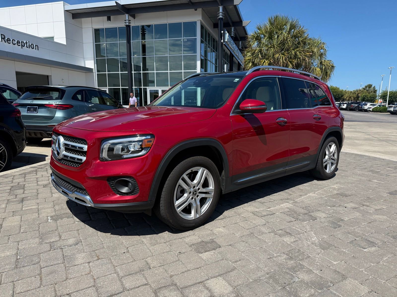 Used 2020 Mercedes-Benz GLB 250 image 1
