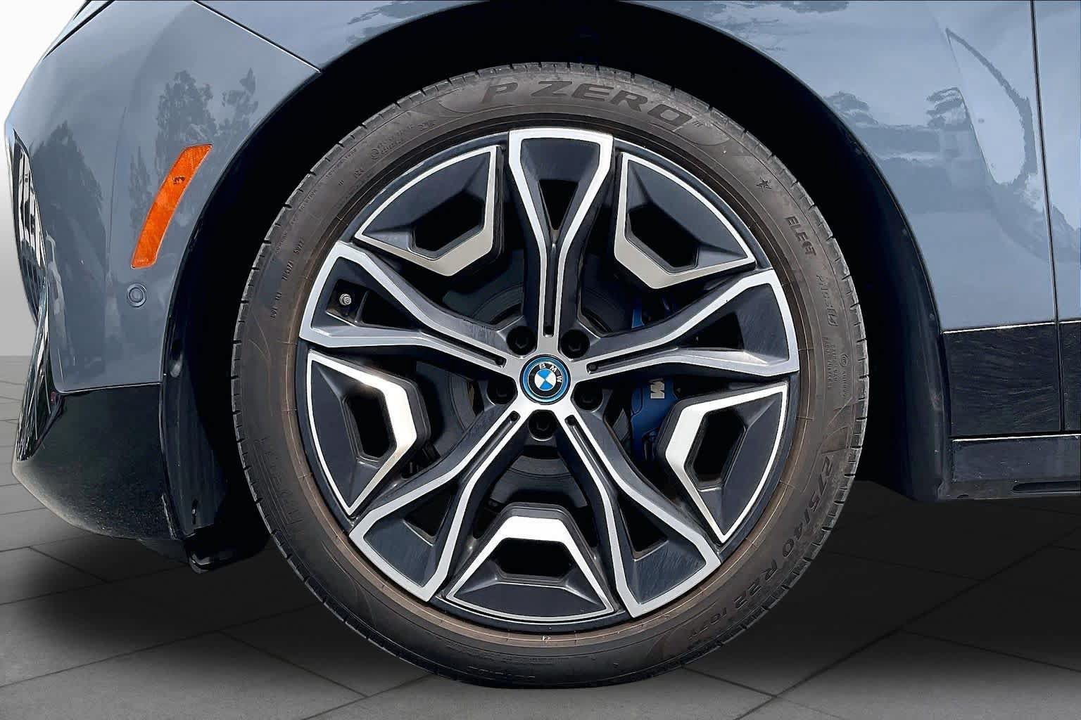 Used 2023 BMW iX M60 w/ Executive Package AWD/4WD image 10