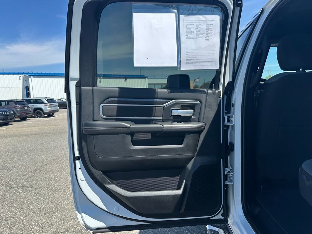 Used 2024 RAM 2500 Big Horn AWD/4WD image 9