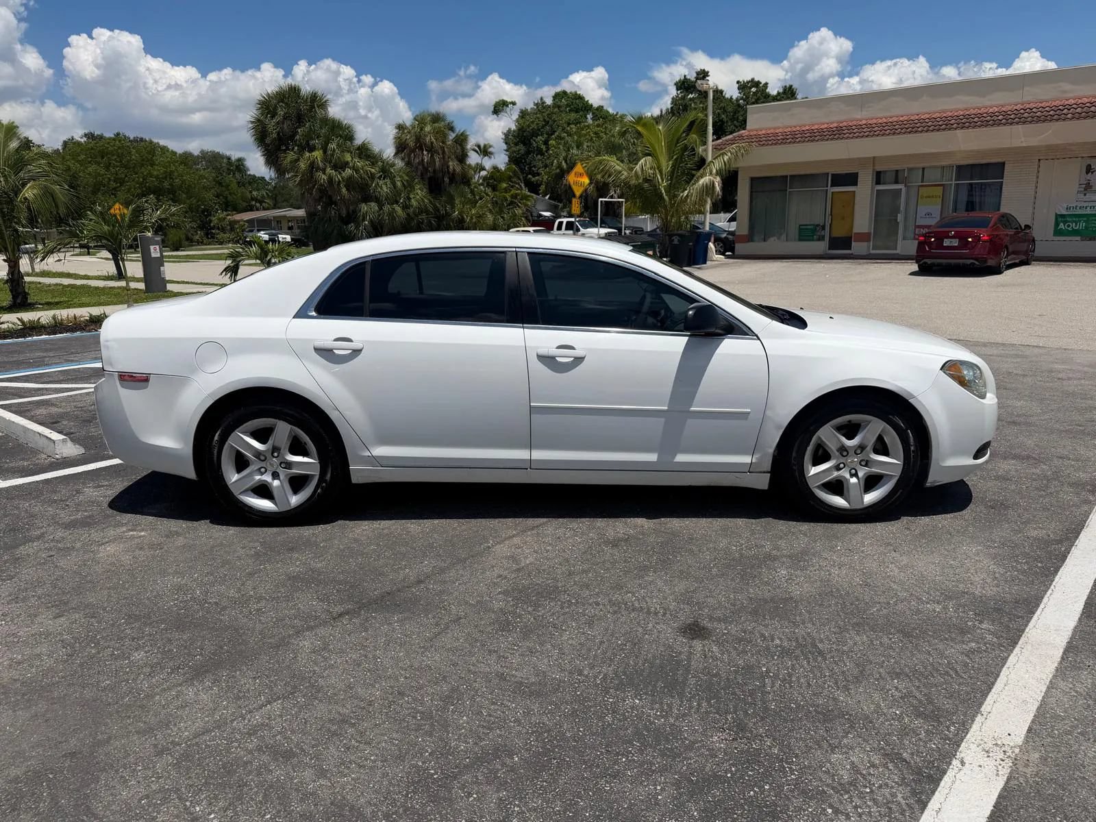 Used 2010 Chevrolet Malibu LS FWD image 4