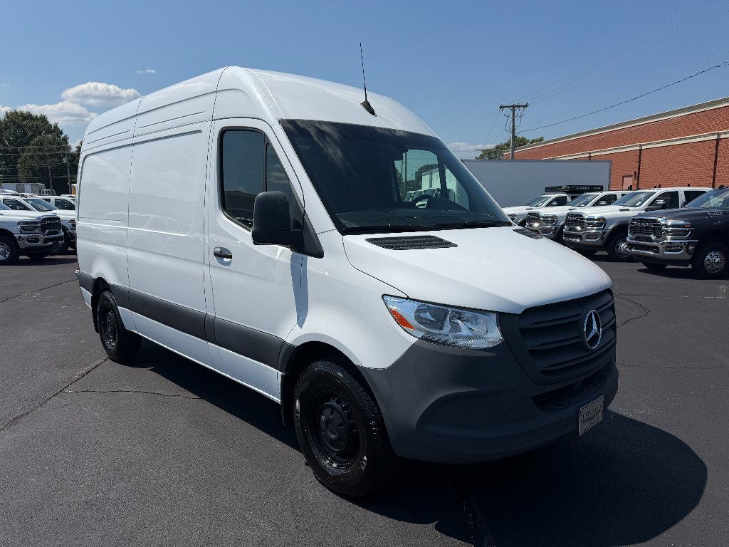 Used 2024 Mercedes-Benz Sprinter 2500 image 4
