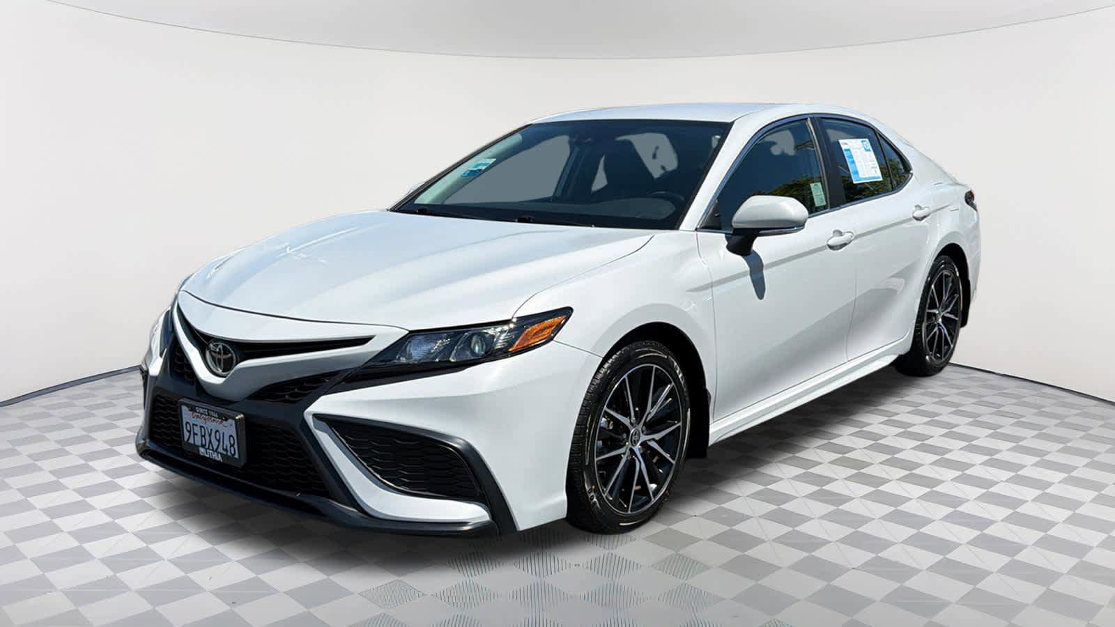 Used 2023 Toyota Camry SE FWD video 1