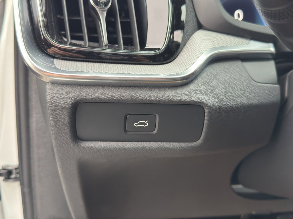 Used 2024 Volvo S60 B5 Plus w/ Climate Package image 16