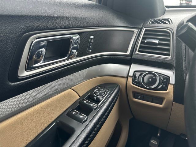 Used 2017 Ford Explorer XLT w/ Equipment Group 202A image 32