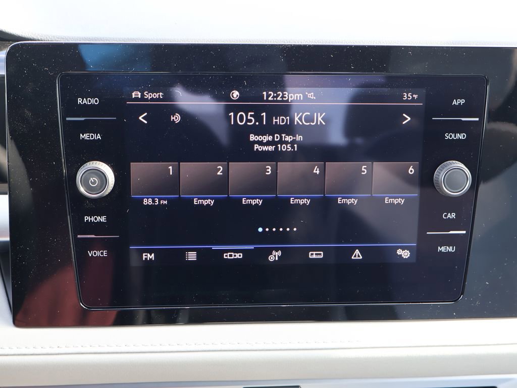 New 2026 Volkswagen Taos SE image 26