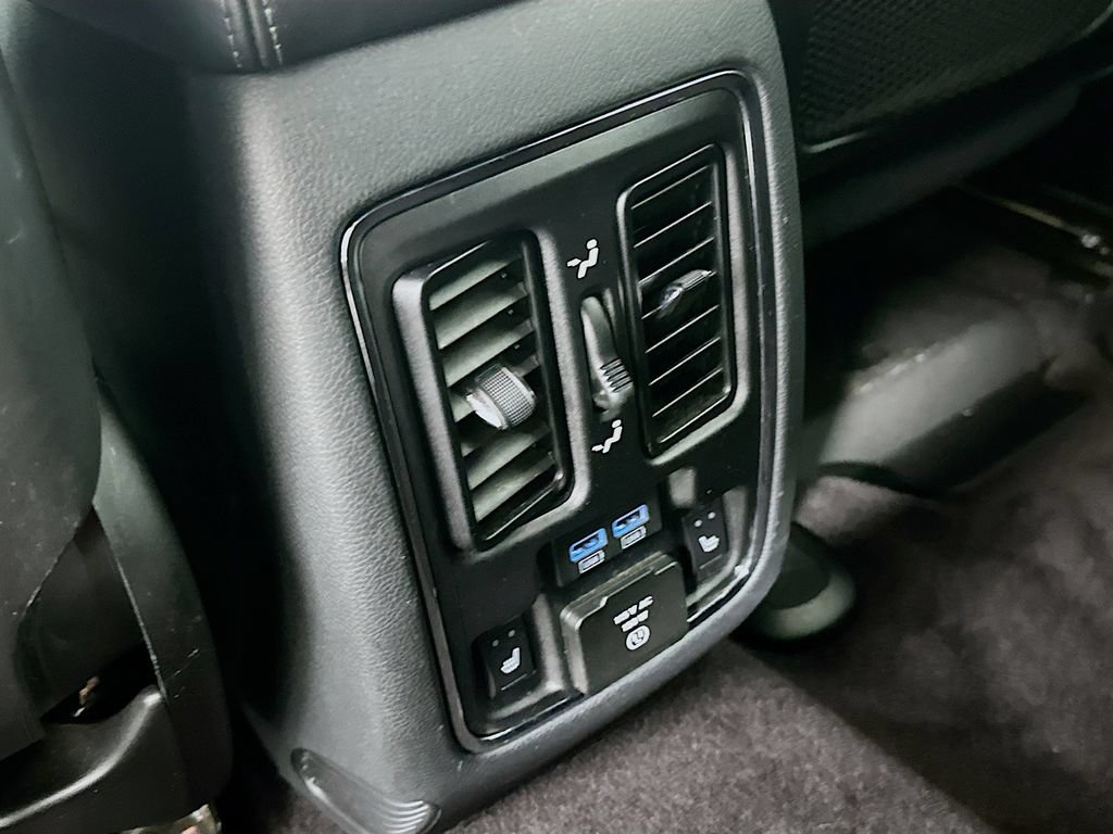 Certified 2019 Jeep Grand Cherokee Overland AWD/4WD image 33