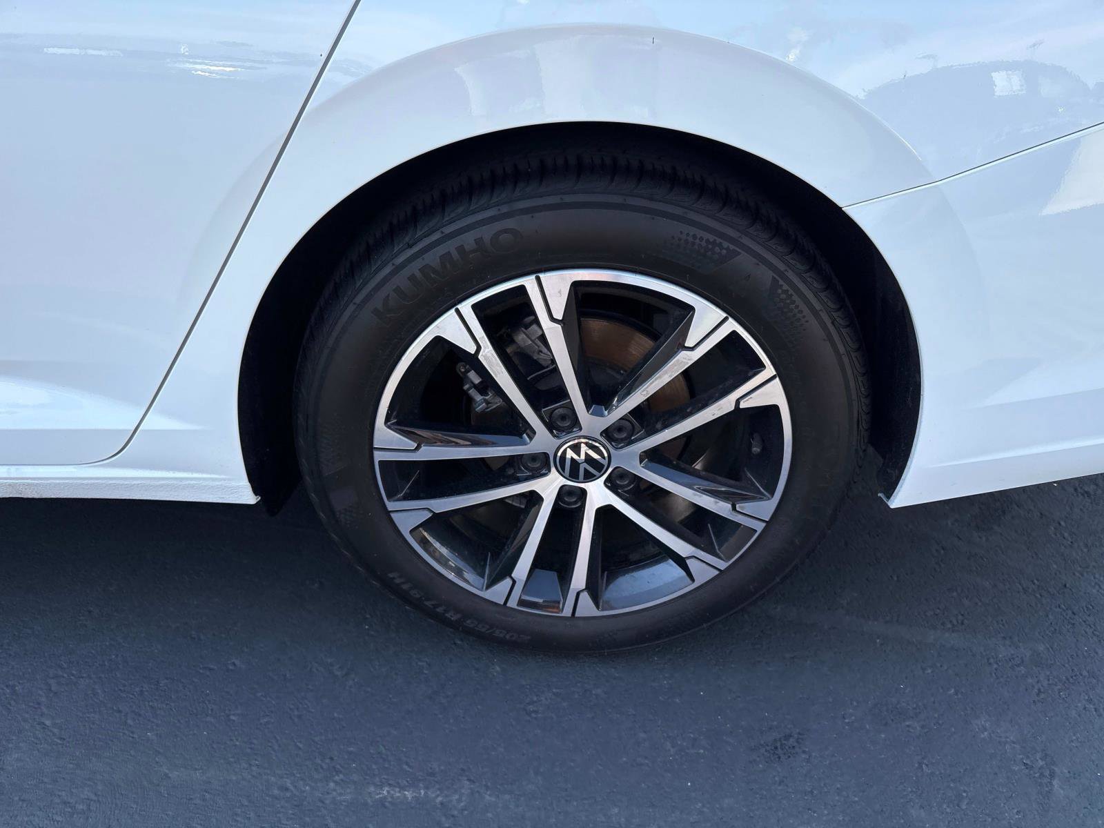 Certified 2024 Volkswagen Jetta Sport image 7