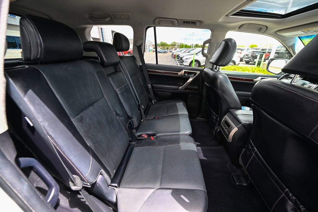 Used 2017 Lexus GX 460 Premium w/ Premium Package AWD/4WD image 28