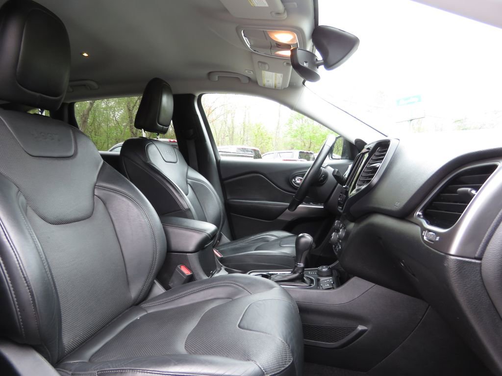 Used 2019 Jeep Cherokee Limited AWD/4WD image 13