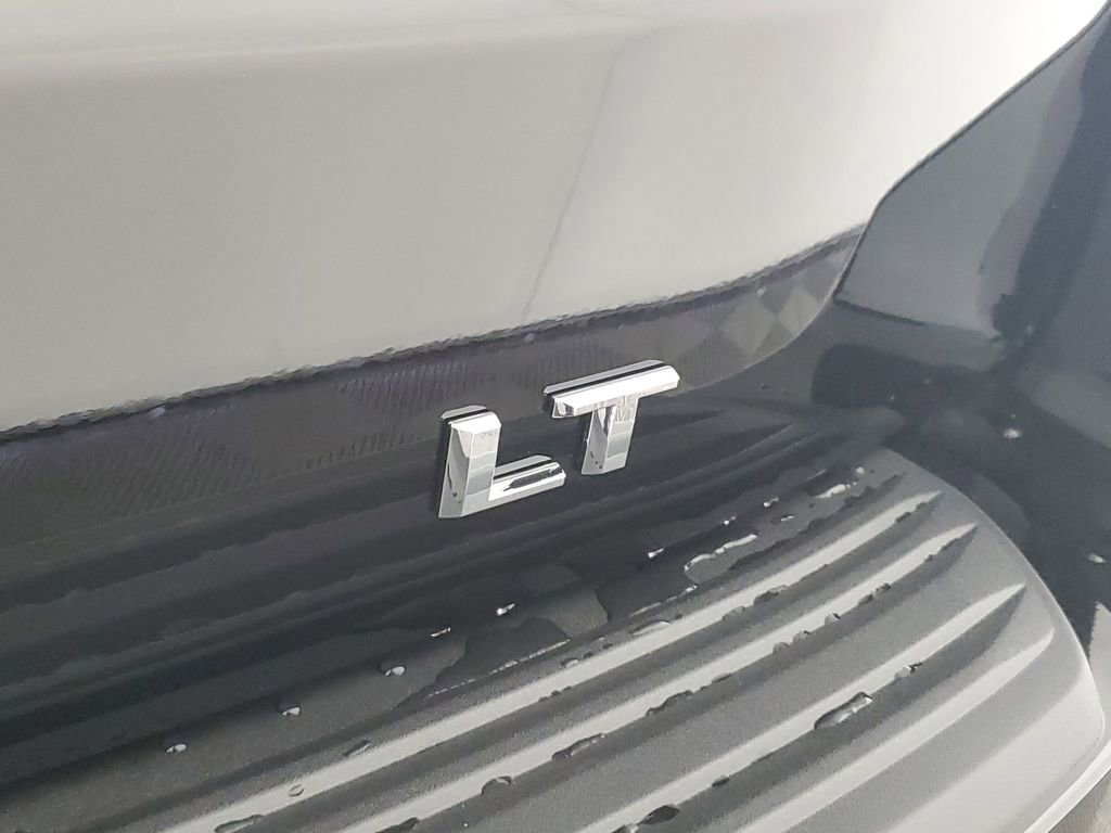 New 2026 Chevrolet Suburban LT image 32