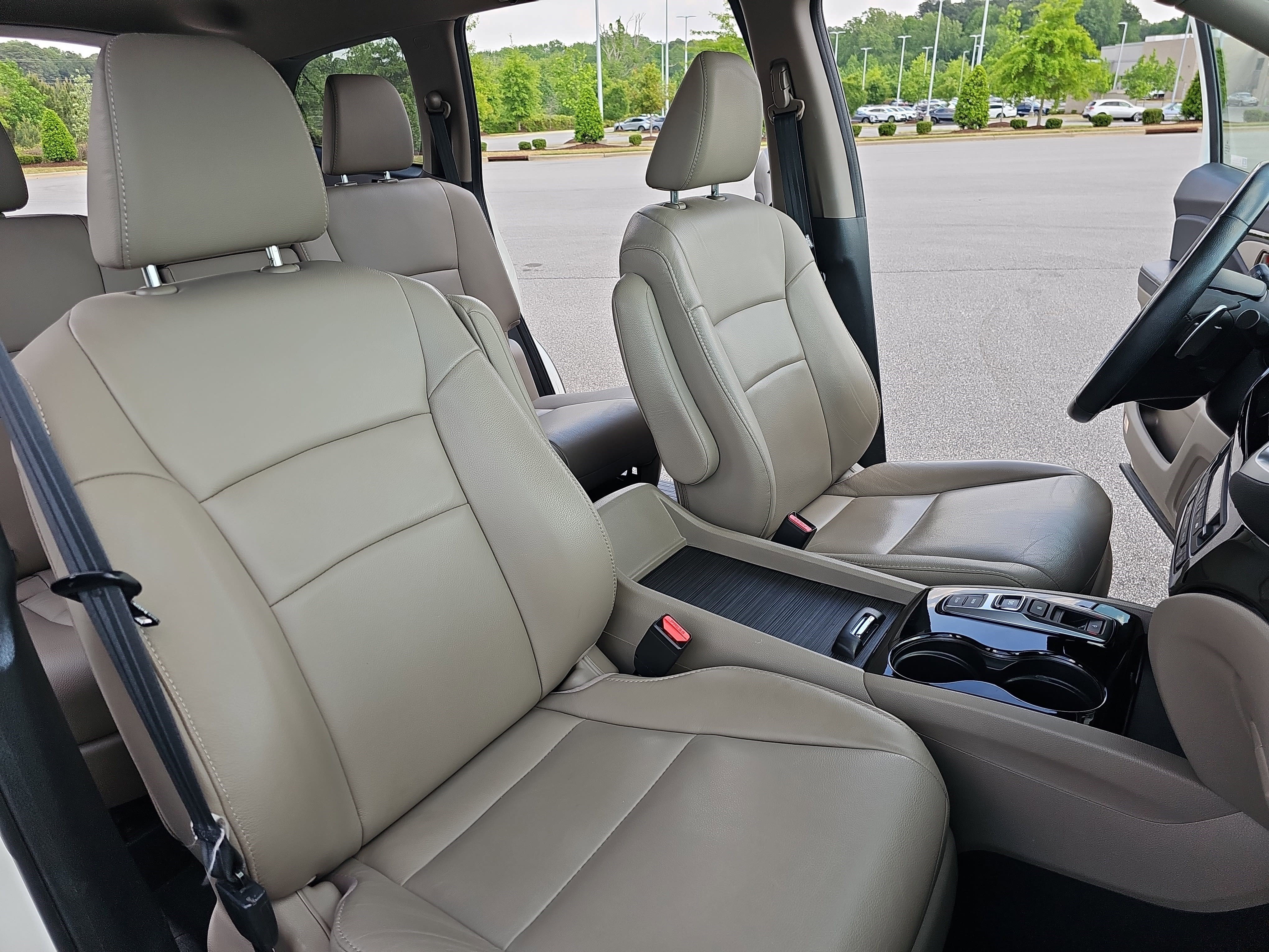 Used 2018 Honda Pilot Touring image 10