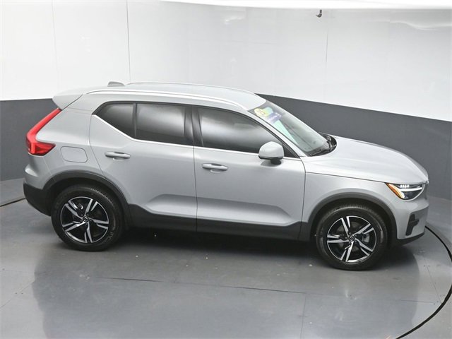 Used 2025 Volvo XC40 B5 Core image 50