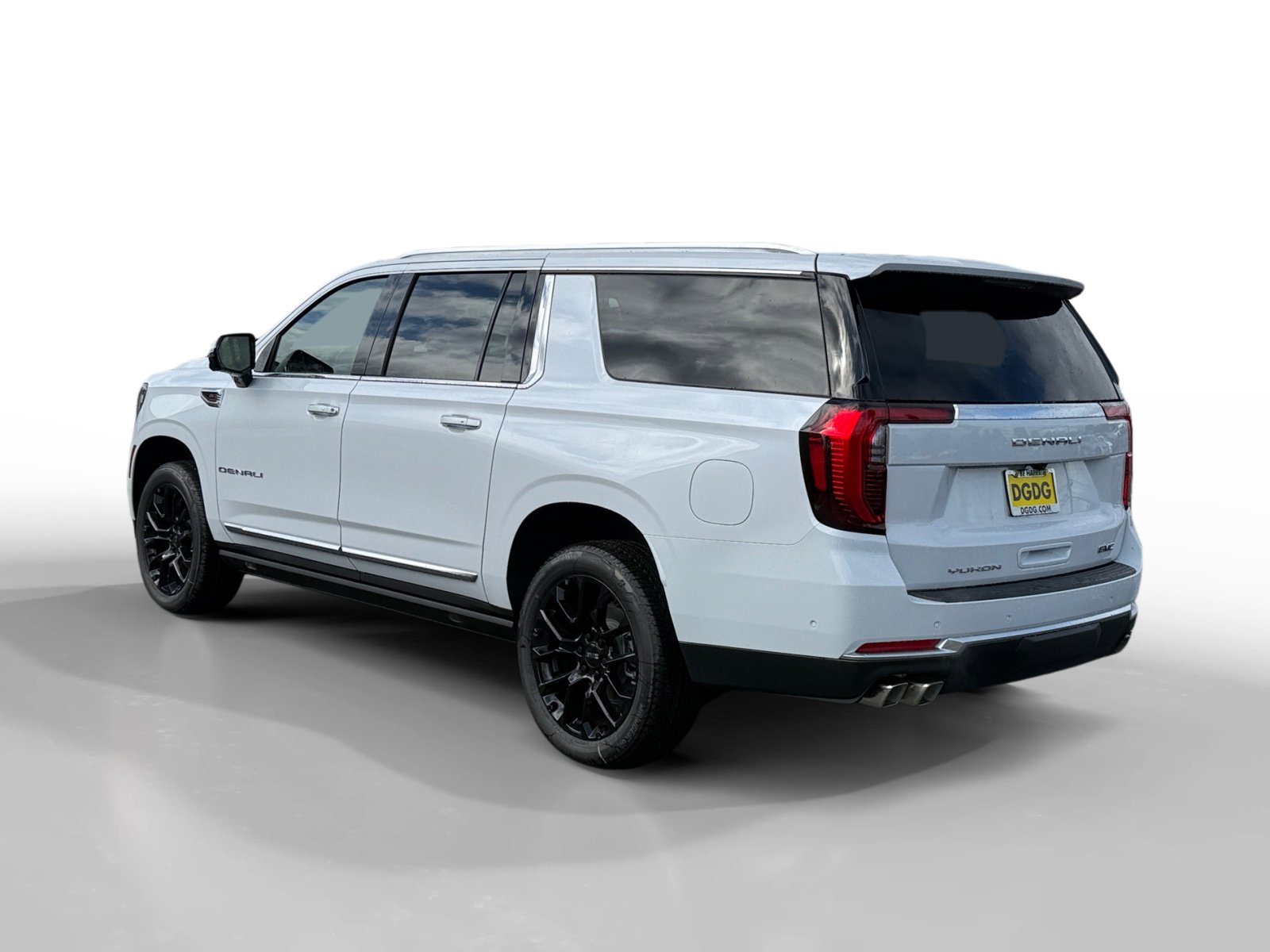 New 2026 GMC Yukon XL Denali w/ Sun & Power Step Package AWD/4WD image 3