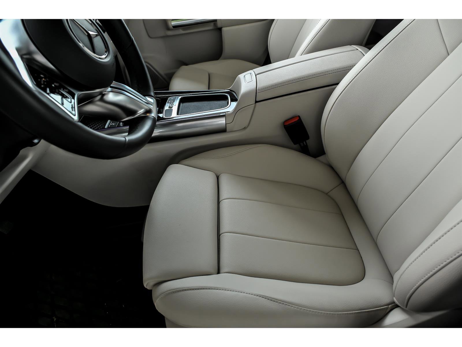 Certified 2026 Mercedes-Benz GLA 250 4MATIC image 11