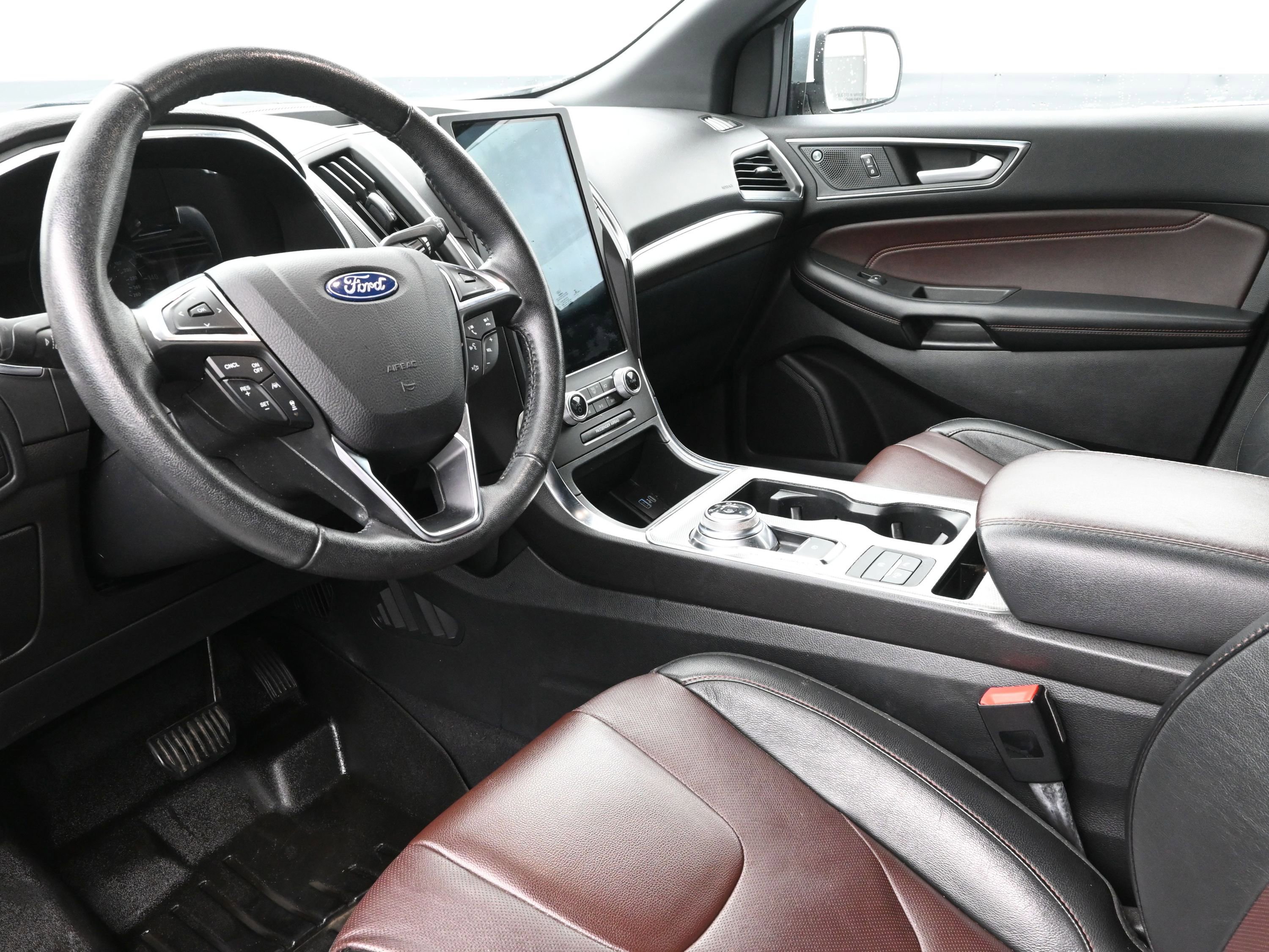 Used 2021 Ford Edge Titanium w/ Equipment Group 301A image 10