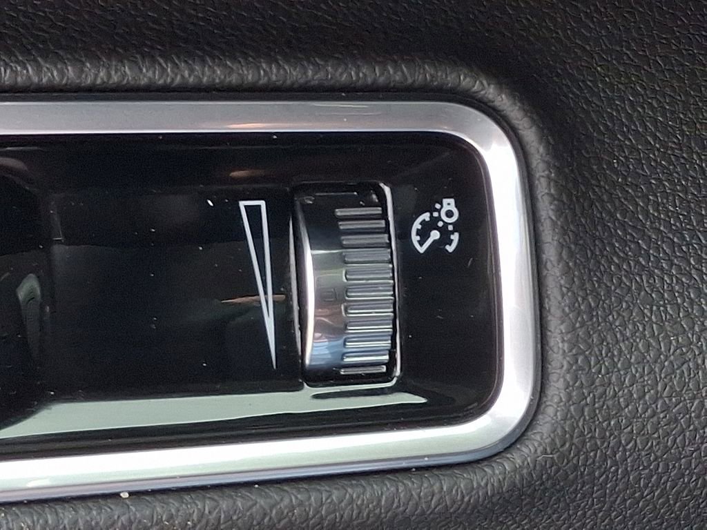 Used 2025 Buick Envision Sport Touring image 24