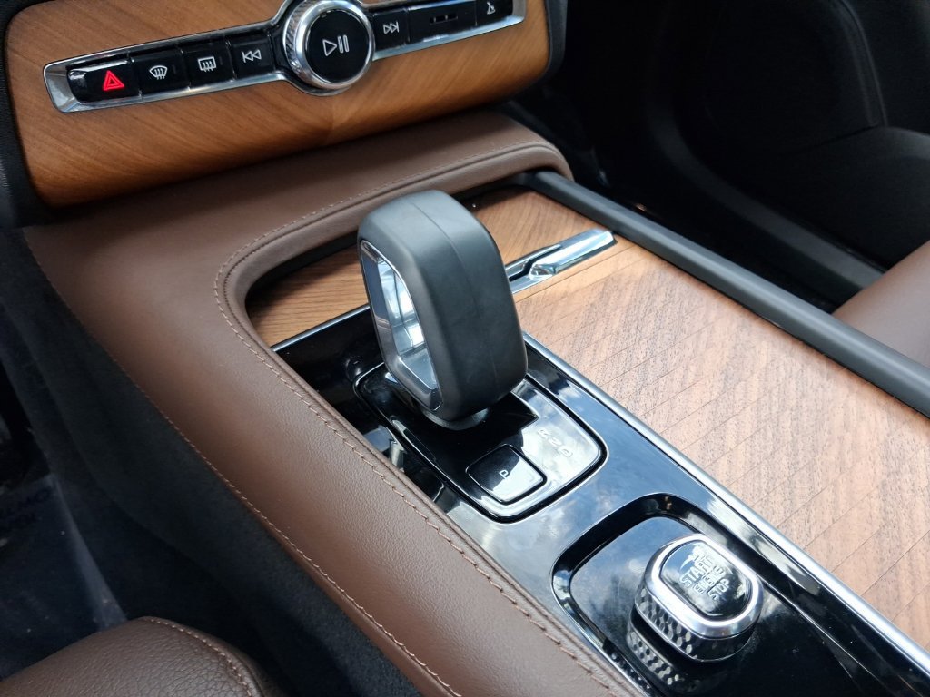 Certified 2024 Volvo XC90 B5 Plus w/ Protection Package Premier AWD/4WD image 22