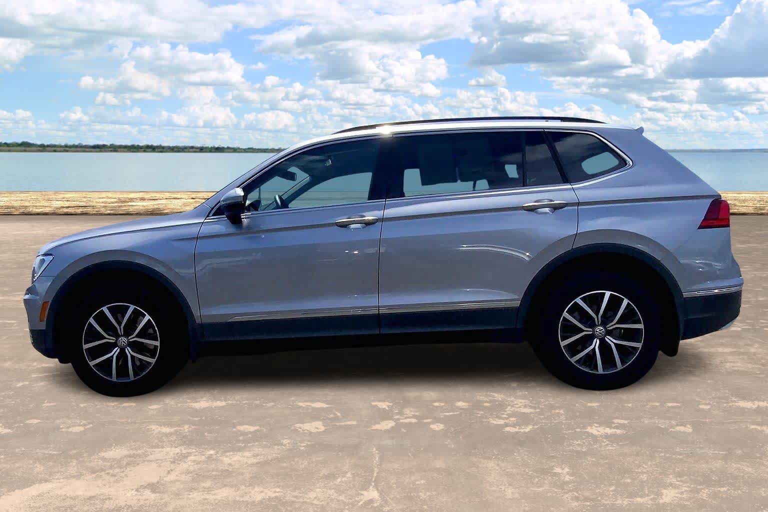 Used 2020 Volkswagen Tiguan SE FWD image 3