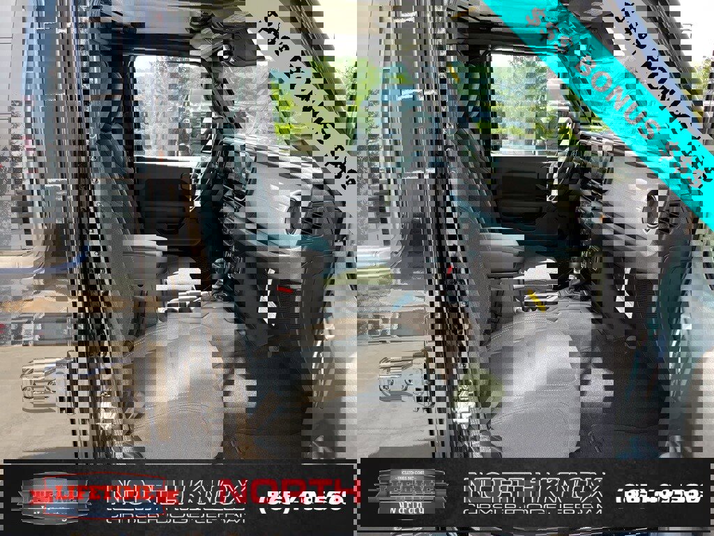 New 2025 Jeep Gladiator Sport image 26