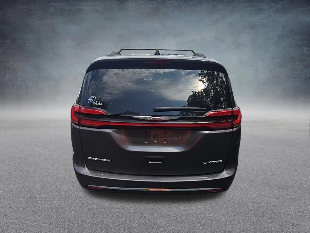 Used 2023 Chrysler Pacifica Limited FWD image 7