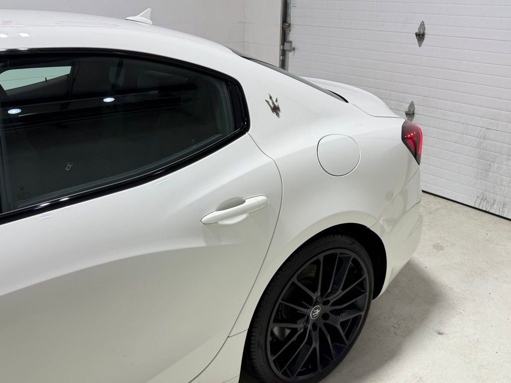 Used 2023 Maserati Ghibli Trofeo image 13