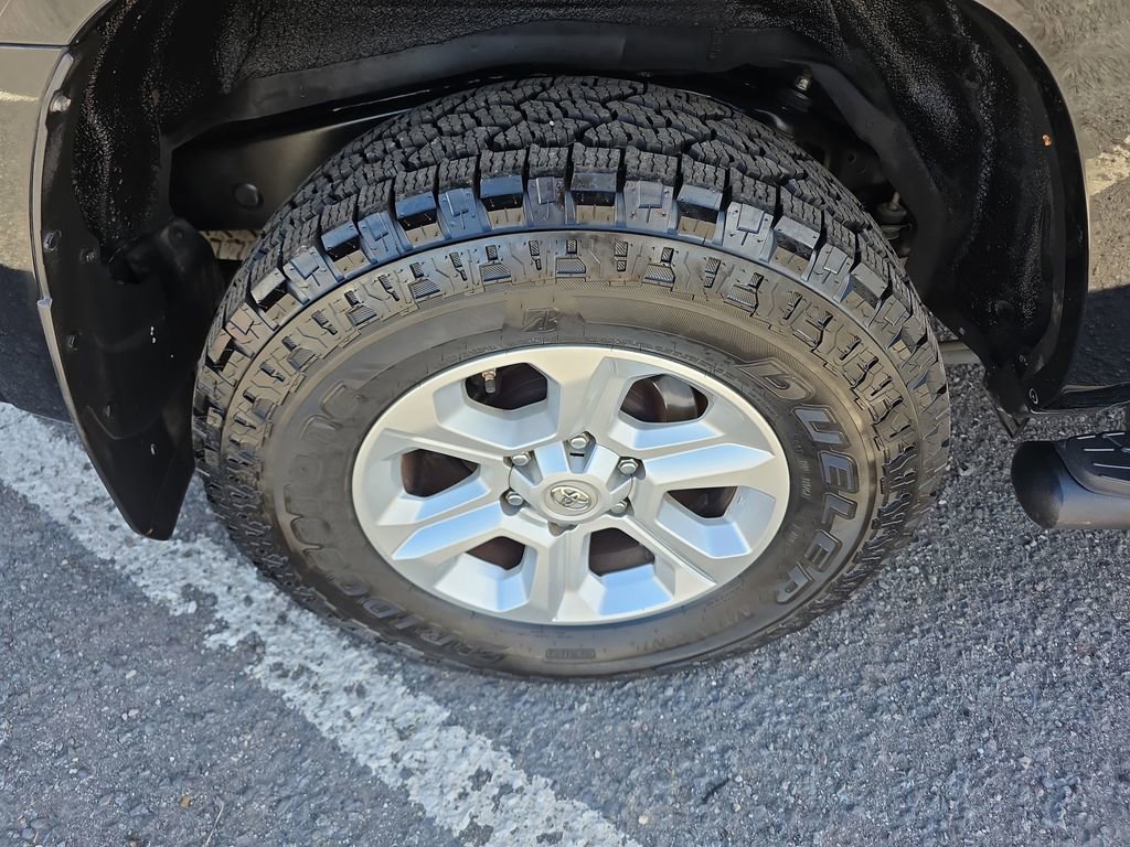 Used 2015 Toyota 4Runner SR5 Premium image 36