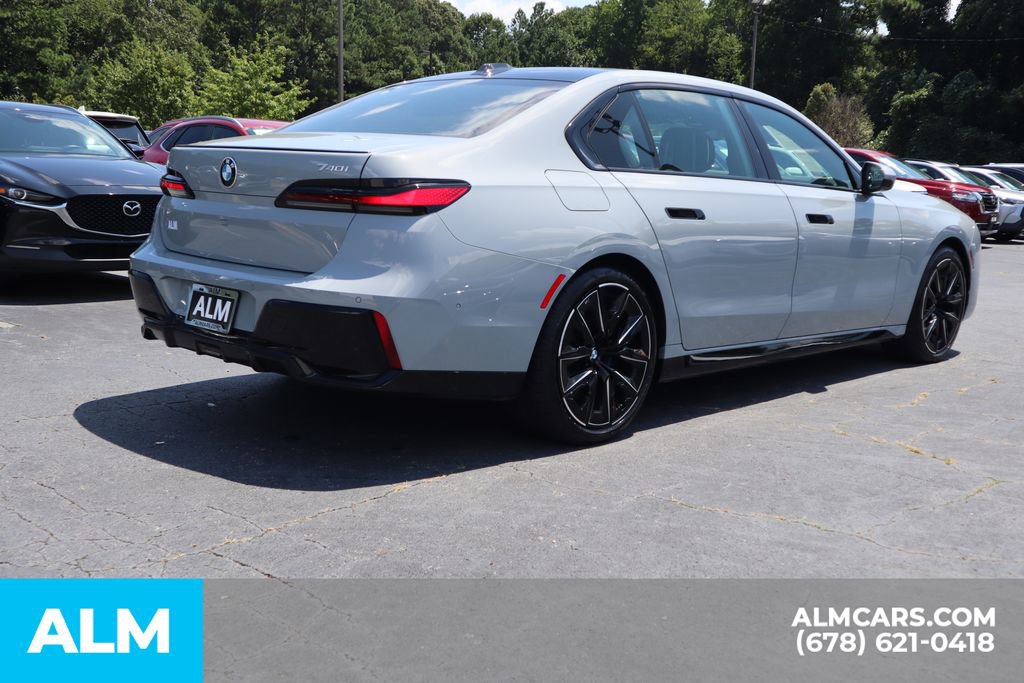 Used 2025 BMW 740i w/ Premium Package image 6