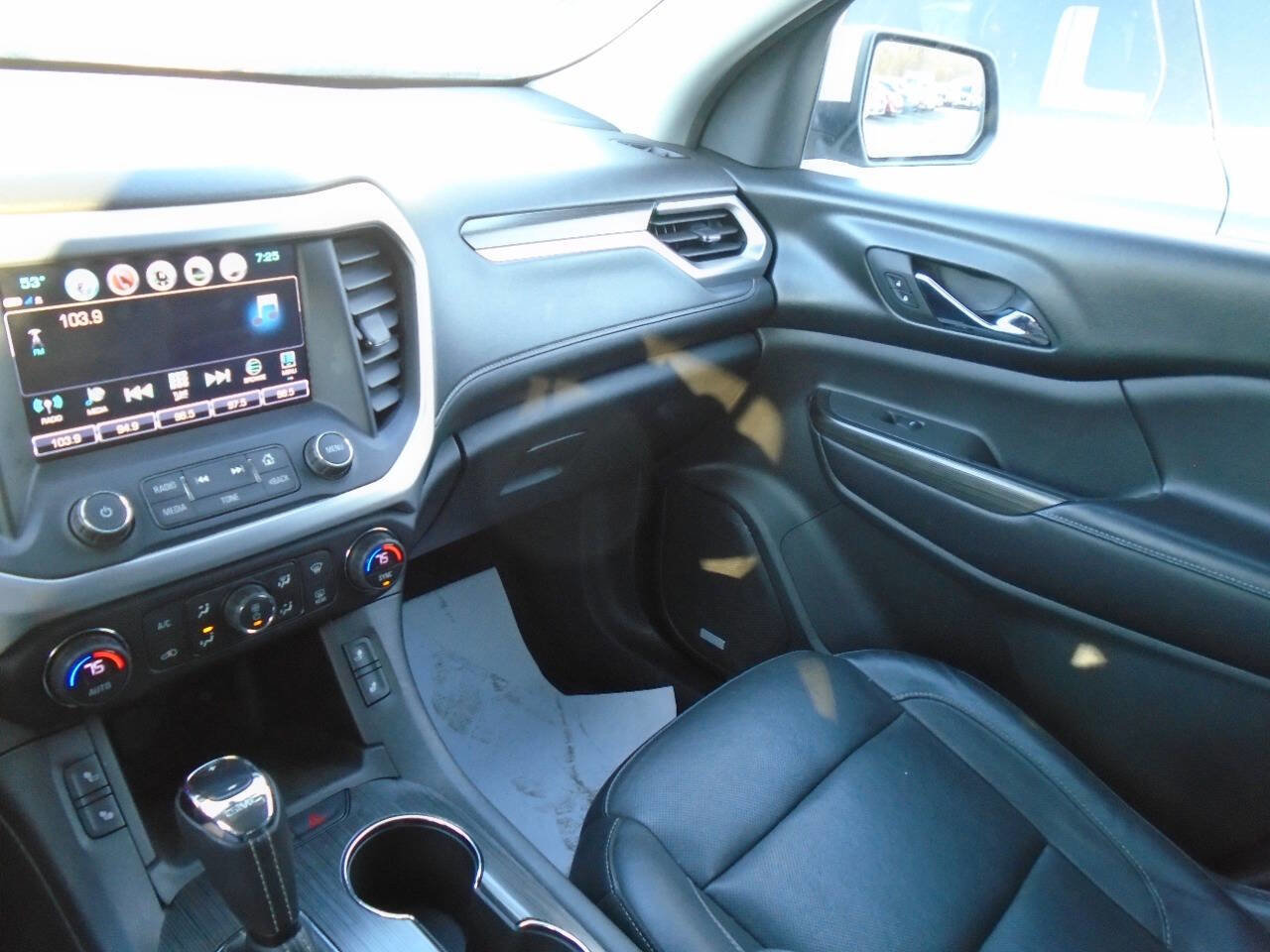 Used 2018 GMC Acadia SLT image 13