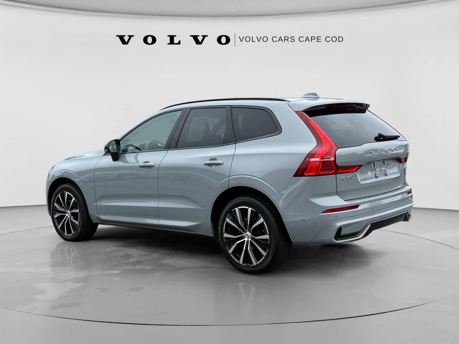 Used 2024 Volvo XC60 B5 Plus w/ Protection Package Premier AWD/4WD image 5