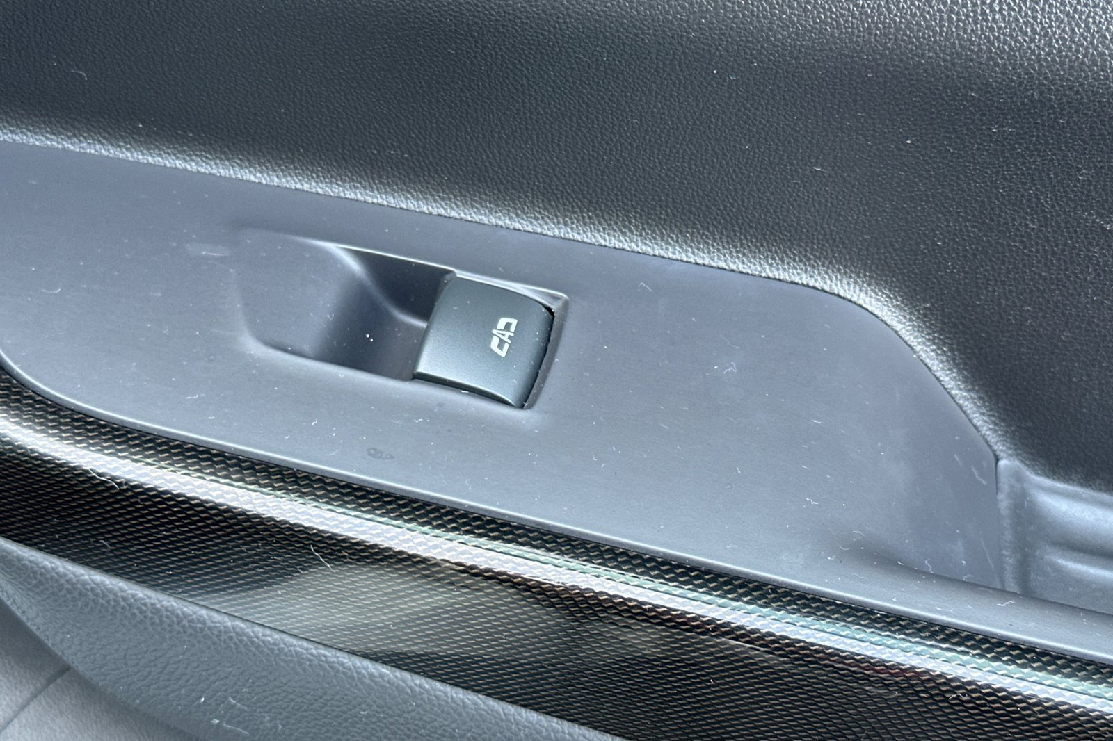 Used 2022 GMC Acadia AT4 w/ Technology Package image 23