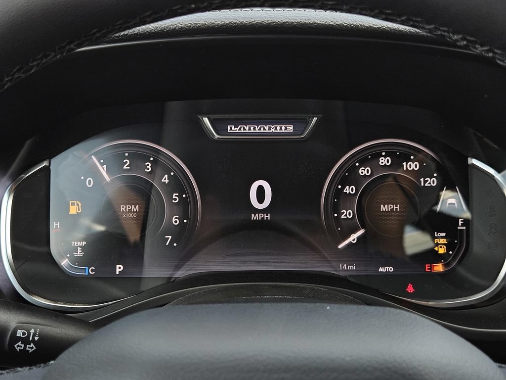 Used 2025 RAM 1500 Laramie AWD/4WD image 9