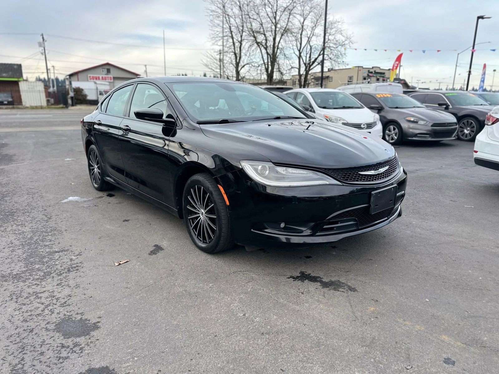 Used 2015 Chrysler 200 S image 3
