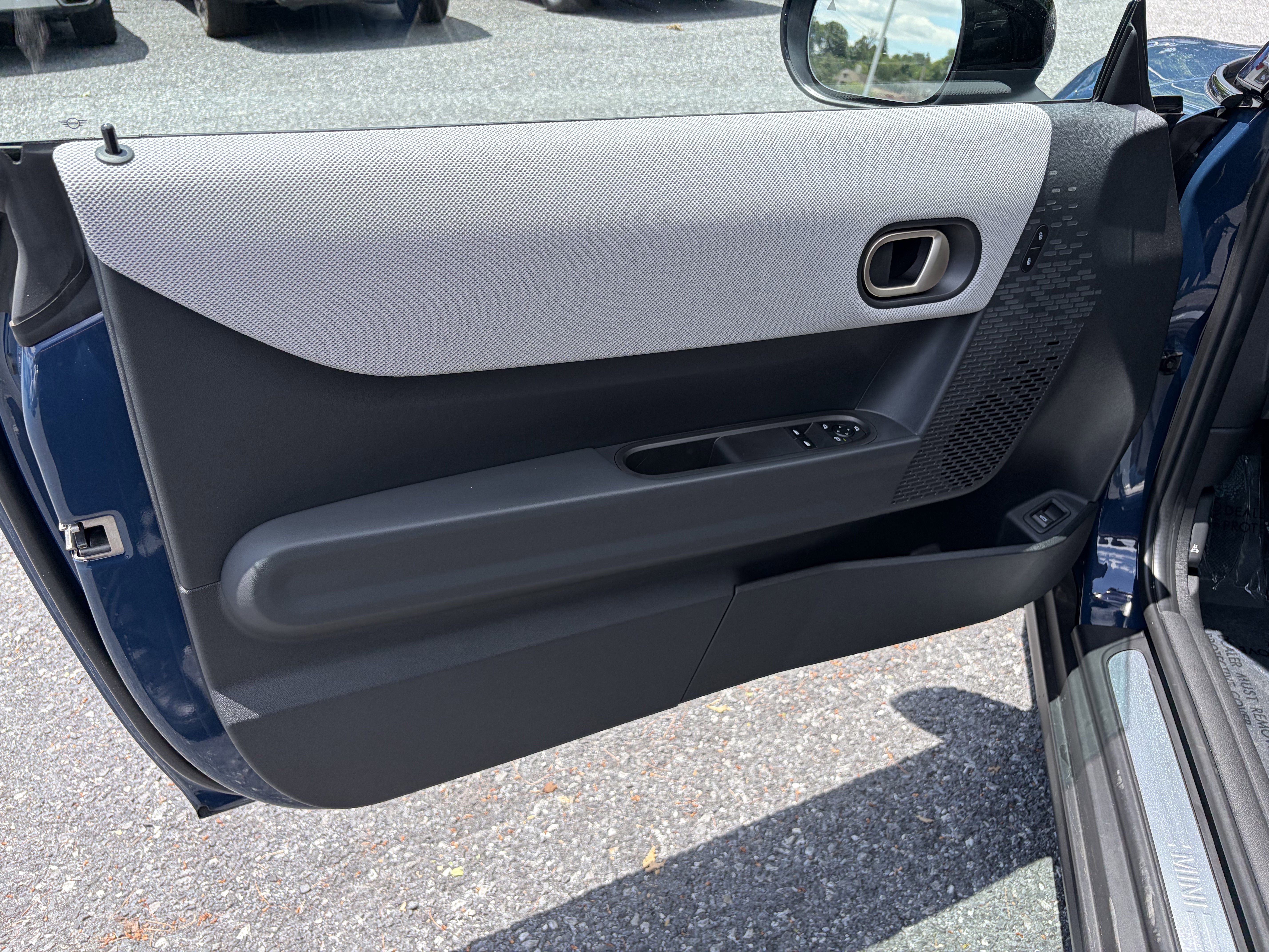 Used 2025 MINI Cooper S FWD image 9
