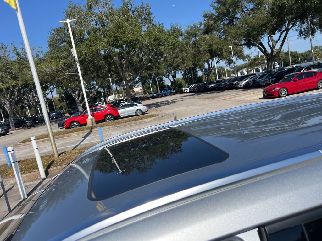 Used 2020 Toyota Highlander XLE image 5